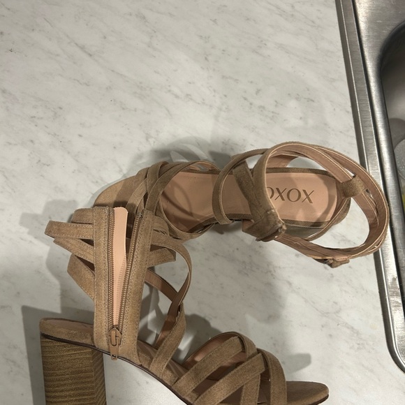 XOXO Shoes - XOXO Tan Strappy Block Heel Sandals